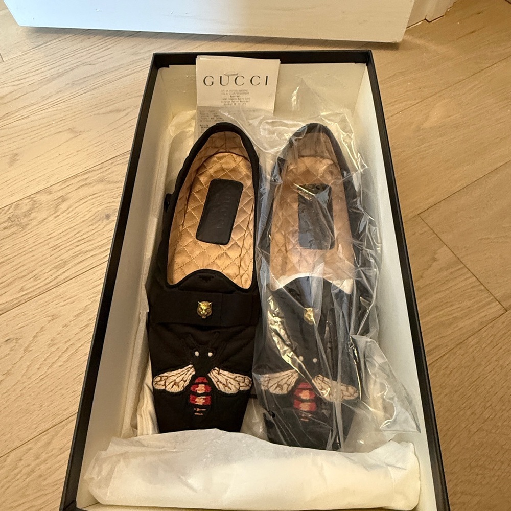Gucci Black Loafers with Embroidered Bee